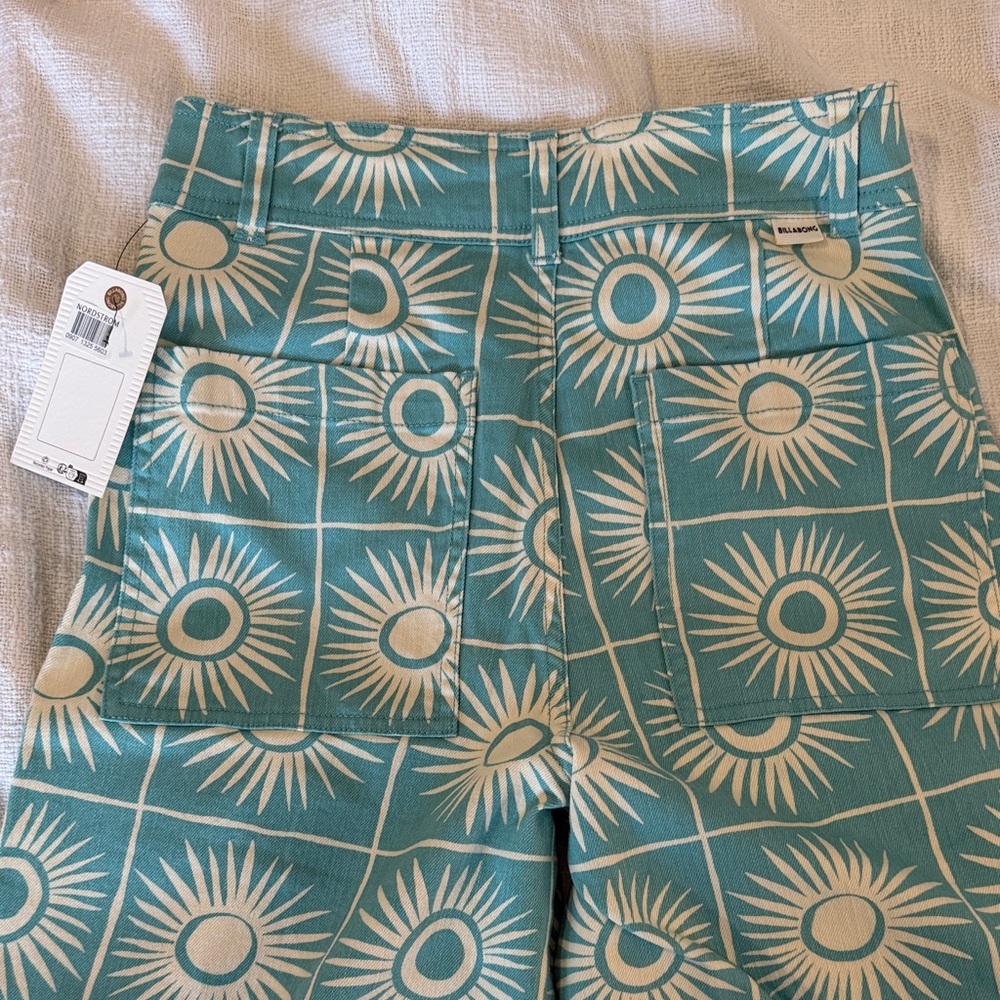 Billabong Free fall printed twill pants. Teal and Cream Sunburst Print Jeans - Picture 5 of 5